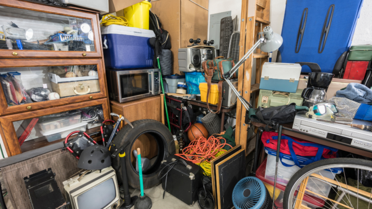 7 Ways to Combat Clutter in the New Year – Tips for a Tidy Home